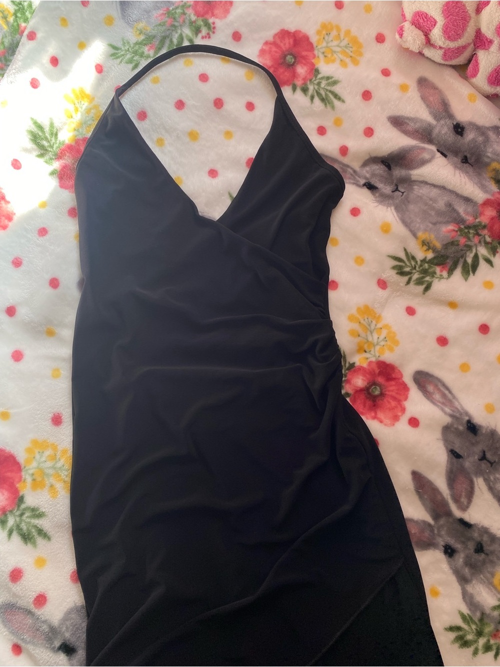Opera halter v dress